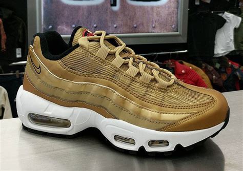 nike met gouden logo|Nike Air Max 95 'Metallic Gold' — releasedatum. Nike SNKRS.